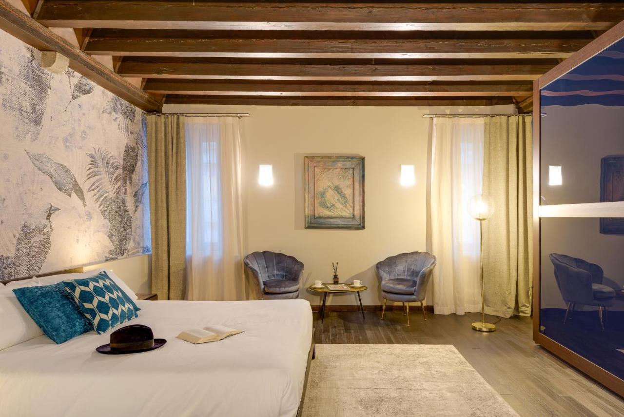 Palazzo Duomo Suites In Udine Center ภายนอก รูปภาพ