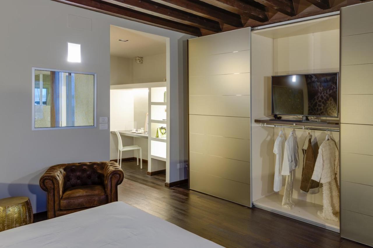 Palazzo Duomo Suites In Udine Center ภายนอก รูปภาพ