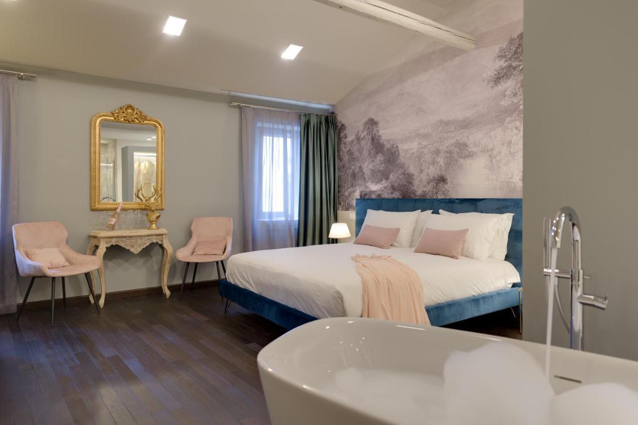 Palazzo Duomo Suites In Udine Center ภายนอก รูปภาพ
